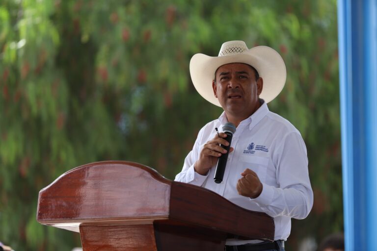 Más de 700 familias de Cadereyta se benefician con el seguro catastrófico