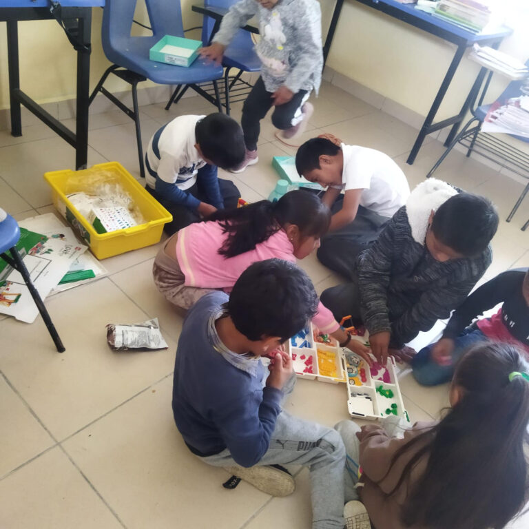 Destacan escuelas queretanas en el First Lego League