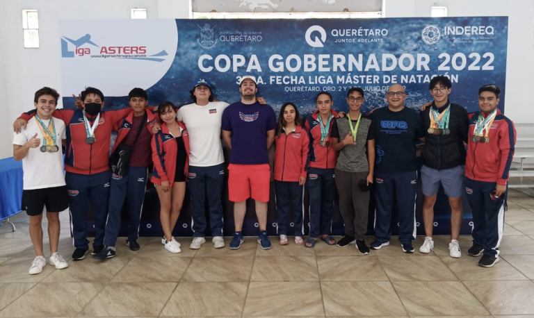 Equipo de Natación de UPQ obtiene 22 medallas en Copa Gobernador