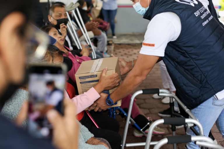 Entrega Car Herrera de Kuri ayudas funcionales en Cadereyta de Montes