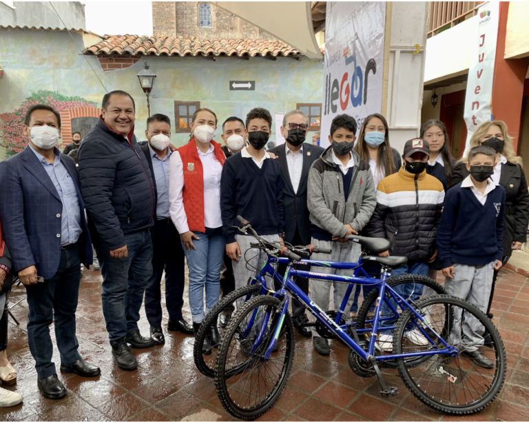 Entrega USEBEQ bicicletas del programa “Ayúdame a llegar”