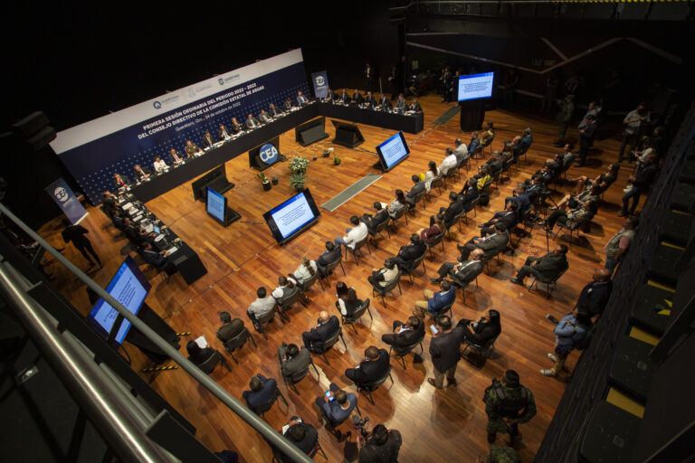 Encabeza Gobernador sesión ordinaria del Consejo Directivo de la CEA