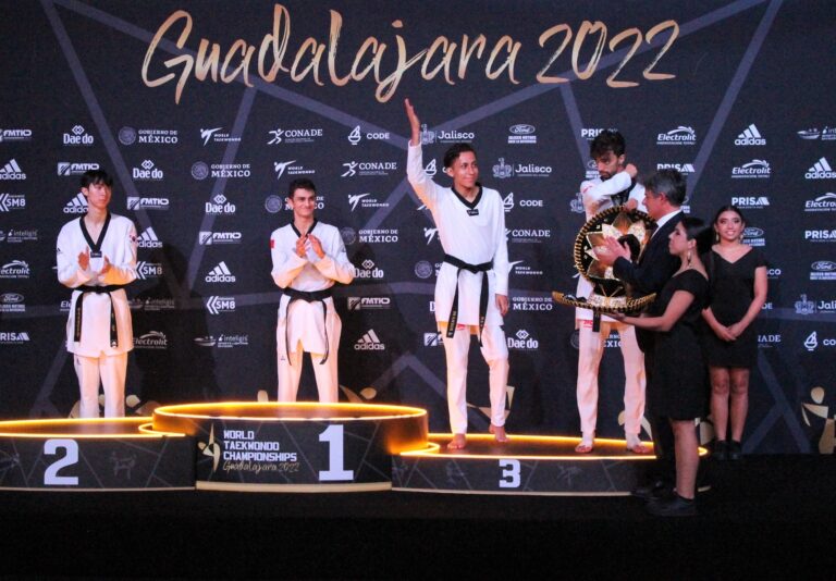 Queretano Brandon Plaza consigue medalla de bronce en Campeonato Mundial de Taekwondo