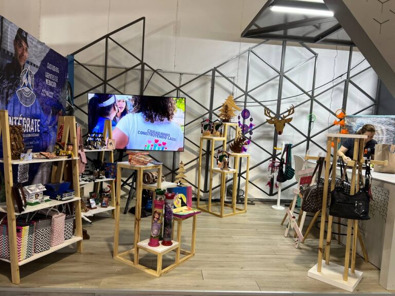 Con gran aceptación la galería itinerante “Talento en Libertad” en la Feria Internacional Ganadera de Querétaro