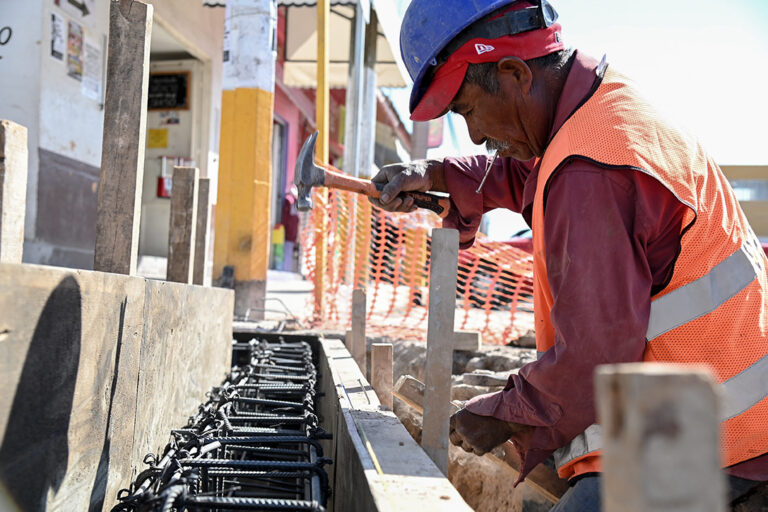 Impulsan imagen urbana de Cadereyta de Montes con obra vial