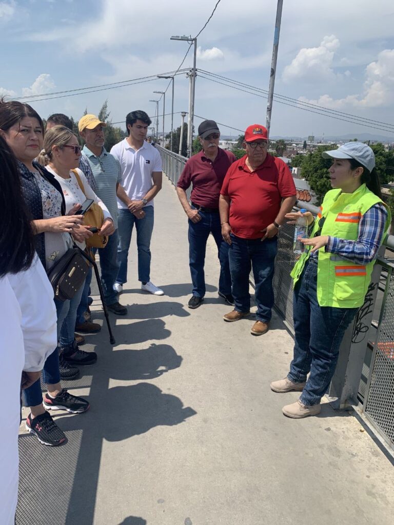 Integrantes del Comité de Contraloría Social recorren obra de Paseo 5 de Febrero