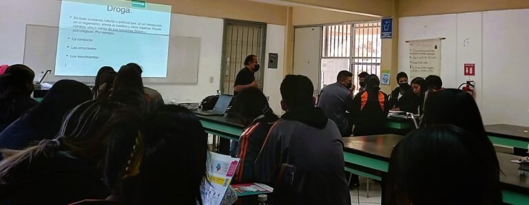 Capacita SESA en prevención de adicciones a estudiantes de Pinal de Amoles