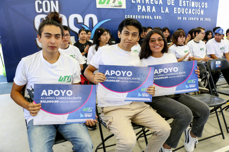 Estudiantes UTC reciben apoyos para movilidad internacional