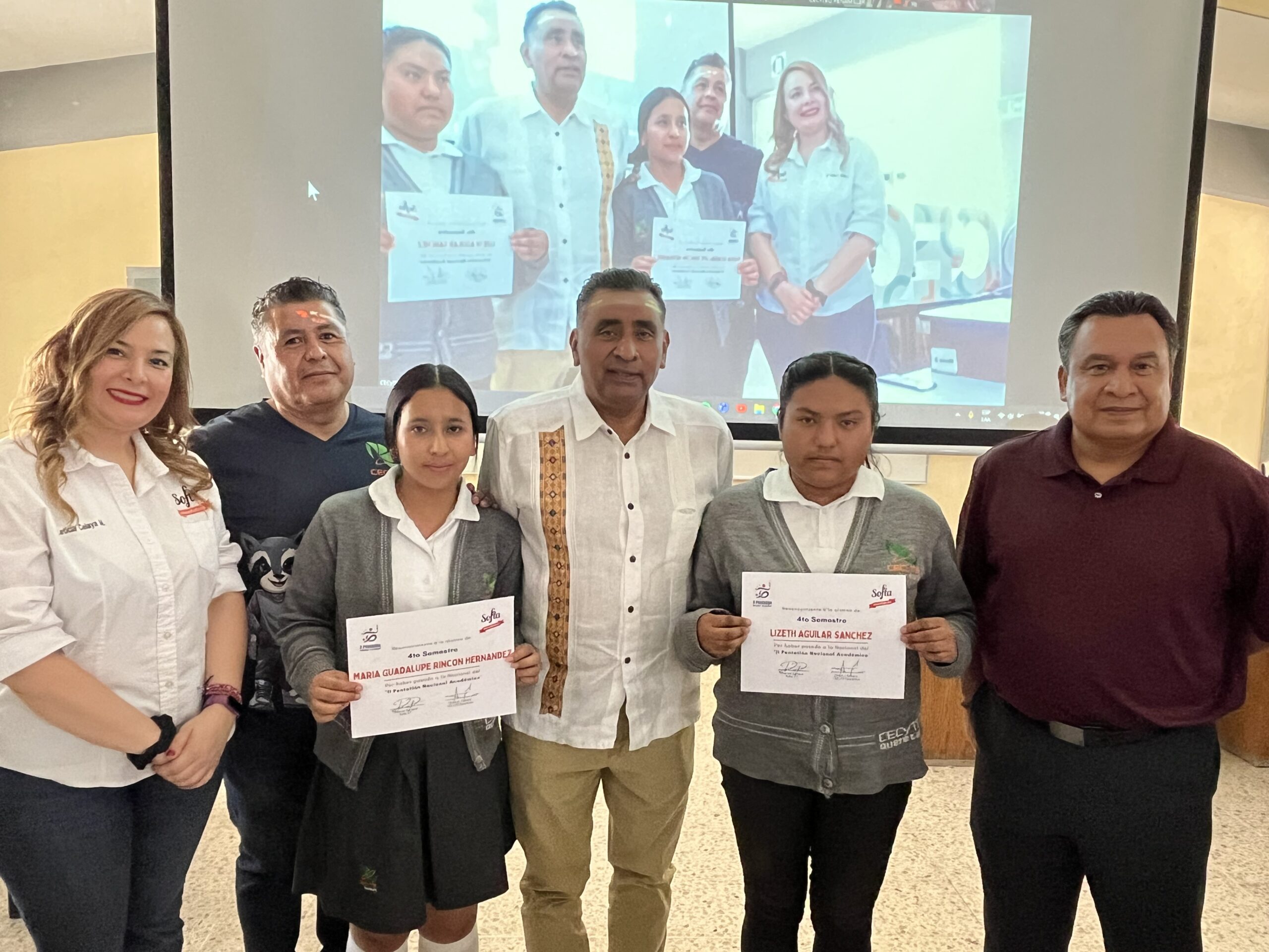 Premian a estudiantes ganadores del Pentatlón Académico