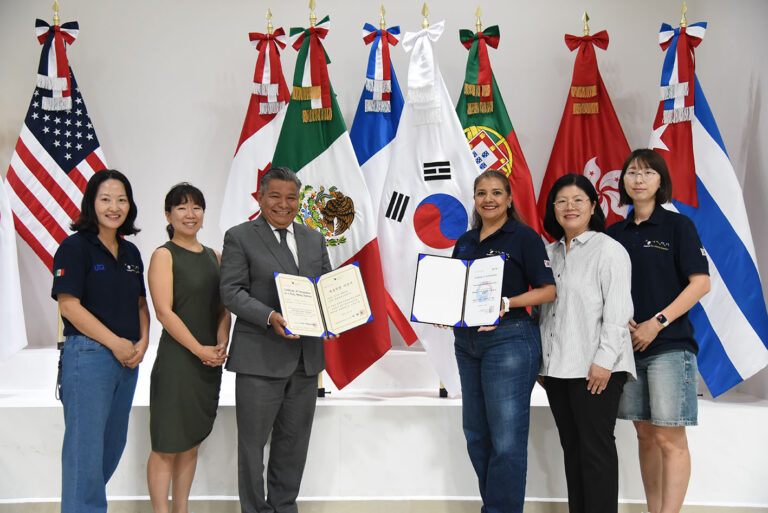 Cumple segundo aniversario el Instituto Rey Sejong en la UTEQ