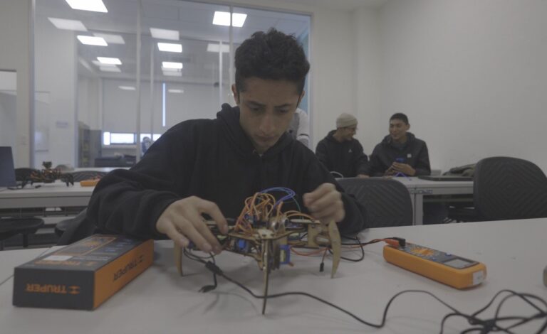 Abre la UPSRJ convocatoria de admisión para la Ingeniería en Robótica Computacional