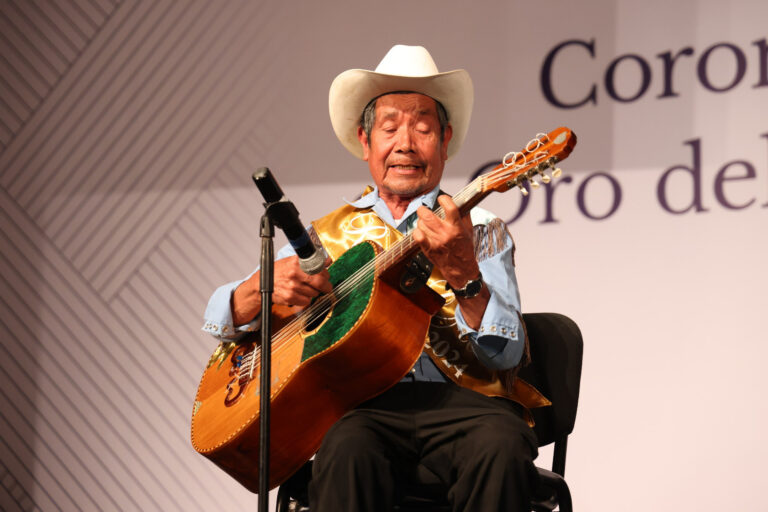 Corona Car Herrera a la Reina y Rey de Oro 2024