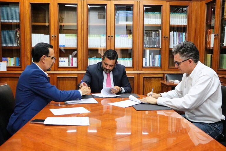 Firma Vocal de la CEA convenio en favor de comunidades indígenas
