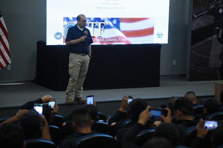 Imparte ATF conferencia de explosivos a corporaciones policiales de Querétaro