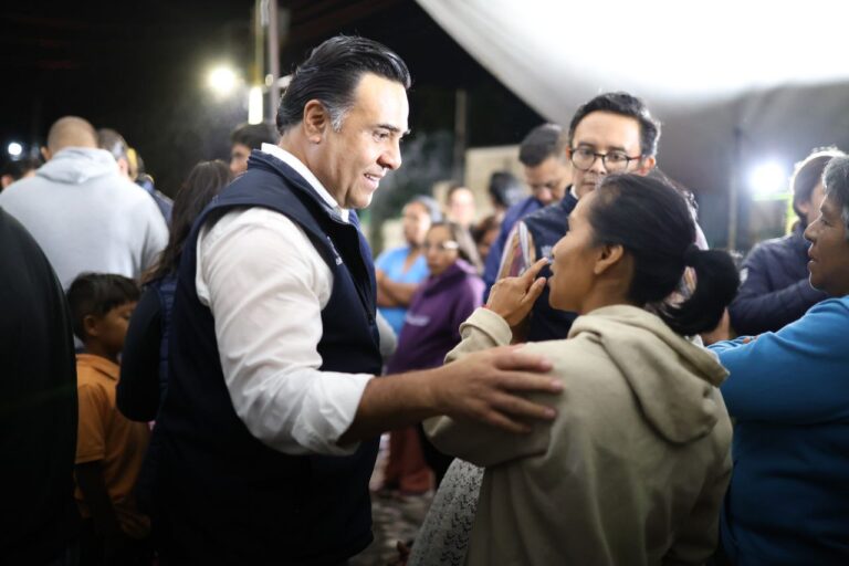 Rehabilita SEDESOQ calle Querétaro en El Vegil