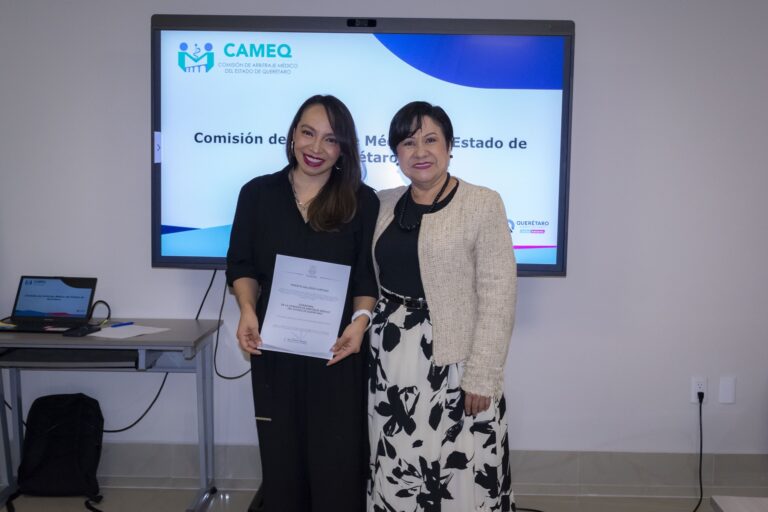 Secretaria de Salud entrega nombramientos a consejeras de CAMEQ