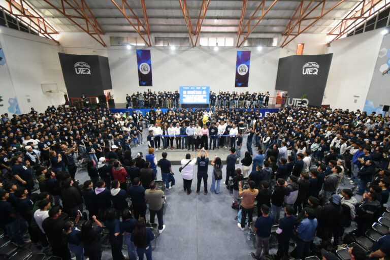 UTEQ da la bienvenida a más de dos mil 330 estudiantes en inicio de cuatrimestre.