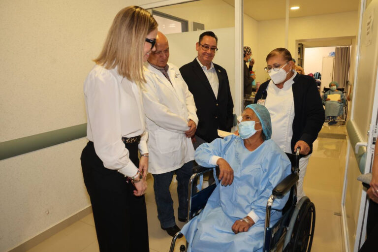 Supervisa Car Herrera Jornada de Cirugía de Cataratas 2025