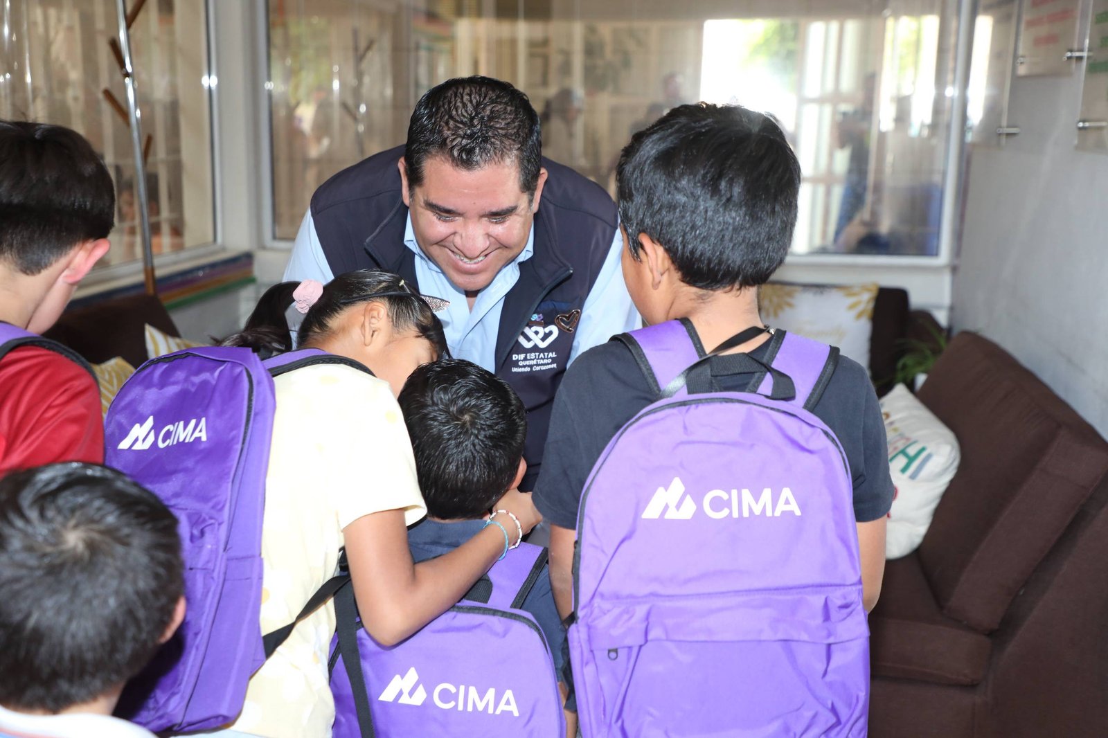 Recibe SEDIF donativo de Gallos Blancos y CIMA para CAS