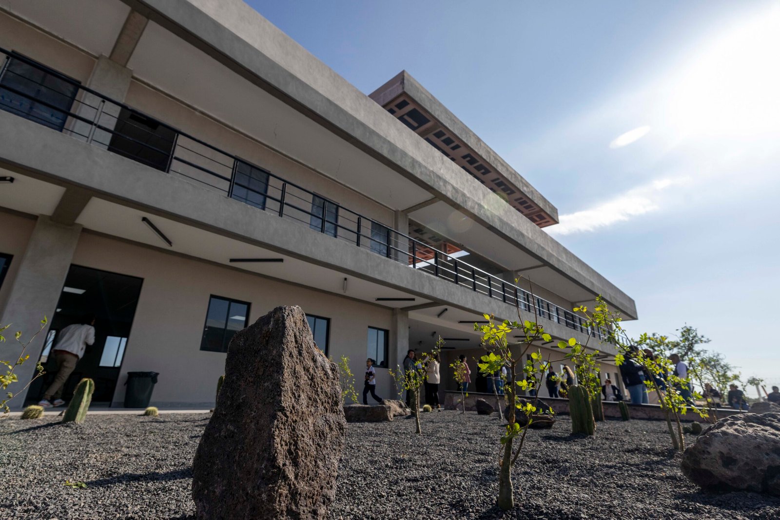 Inaugura Gobernador nuevo edificio de la Escuela de Bachilleres de la UAQ, Campus Aeropuerto