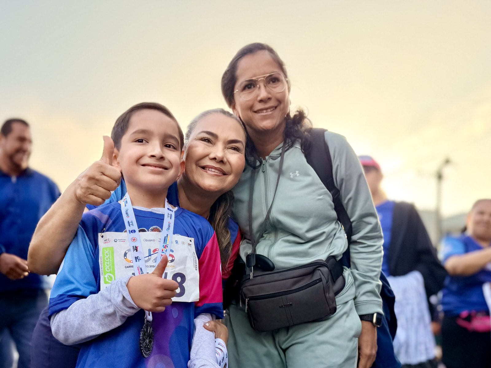 Participan dos mil 200 personas en la 10a edición de la carrera USEBEQ